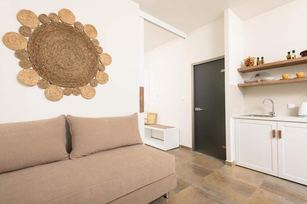 Konstantinou Deluxe Apartments Skála Marión Εξωτερικό φωτογραφία